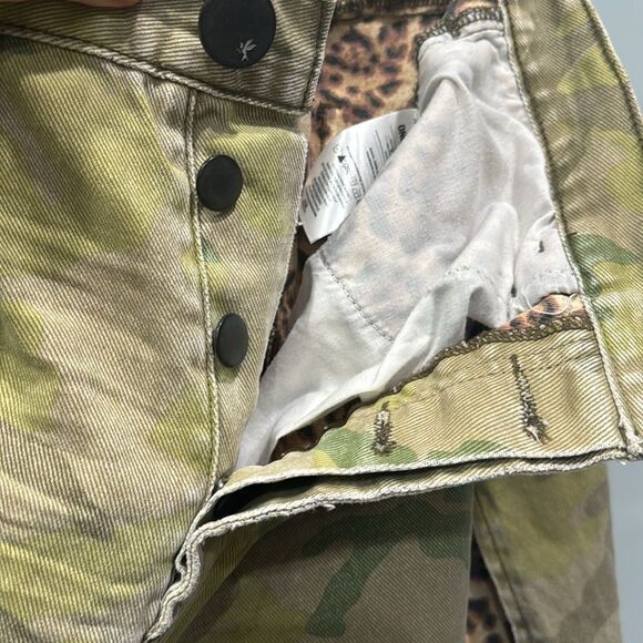 One Teaspoon Women's Green Cheetah Print Army Camo Denim Cut Off Mini Skirt 28 - Picture 6 of 6